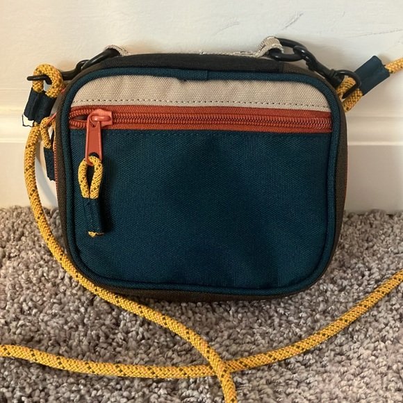 Kavu Mini Crossbody Bag NWOT - Picture 2 of 4